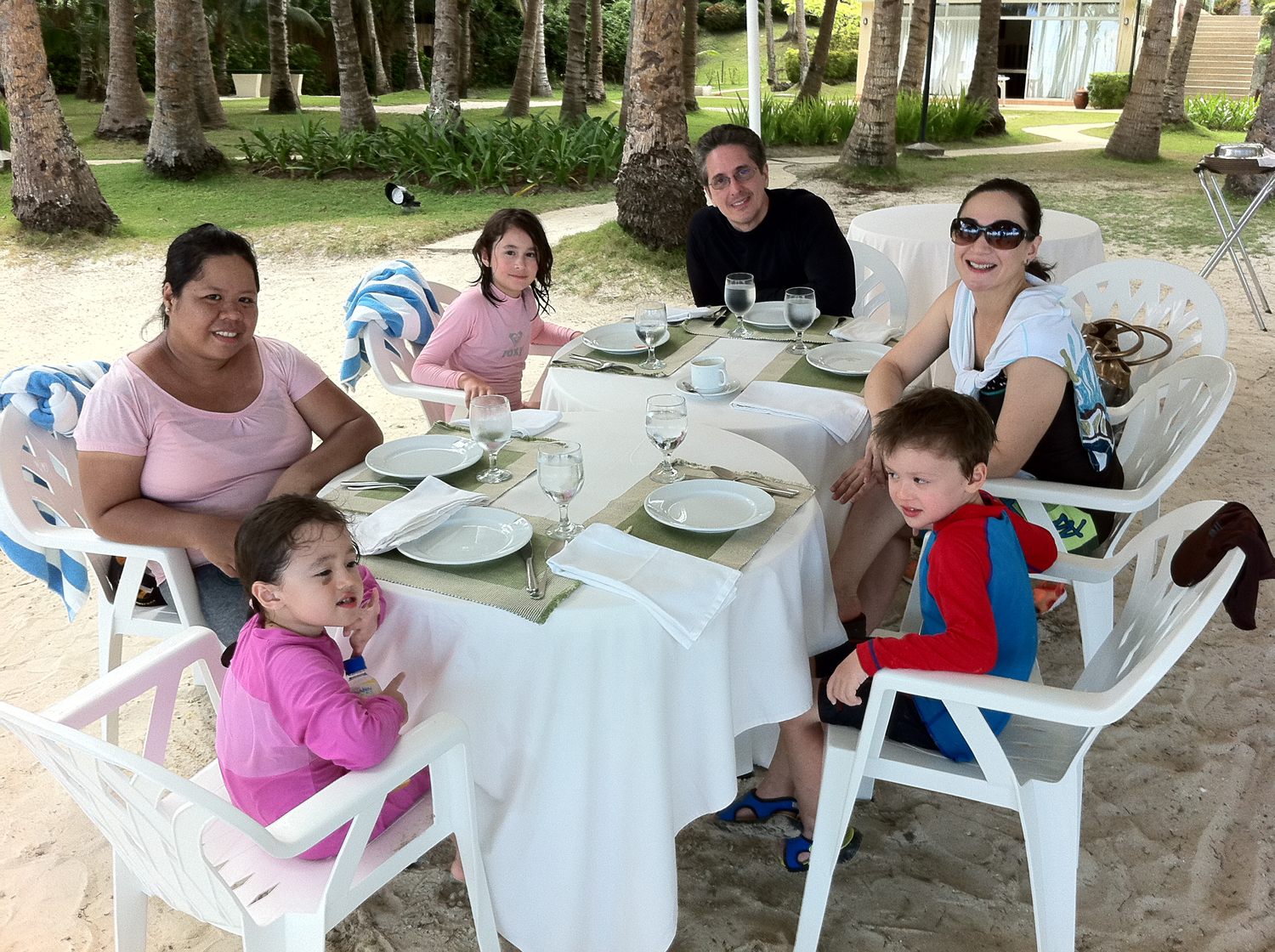 jacky_jnr-_and_family_having__beach_lunch